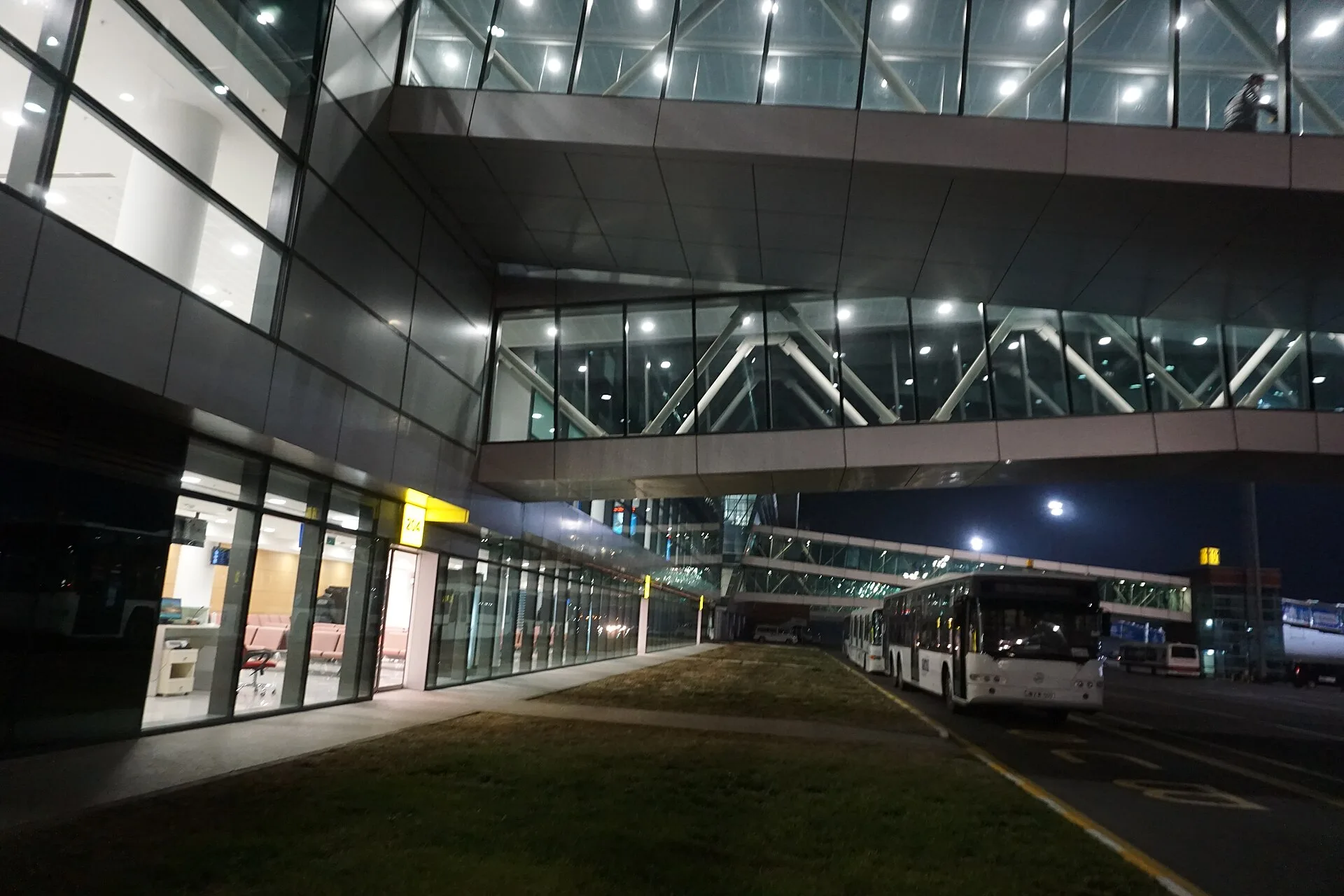 Dormir près de l'aéroport : pour qui, et quelles options ?
