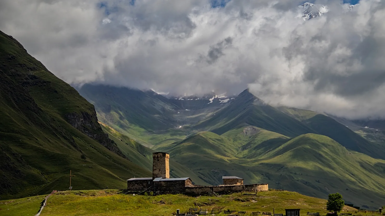 ️ Jour 6 — Ushguli (le plus haut village d'Europe)
