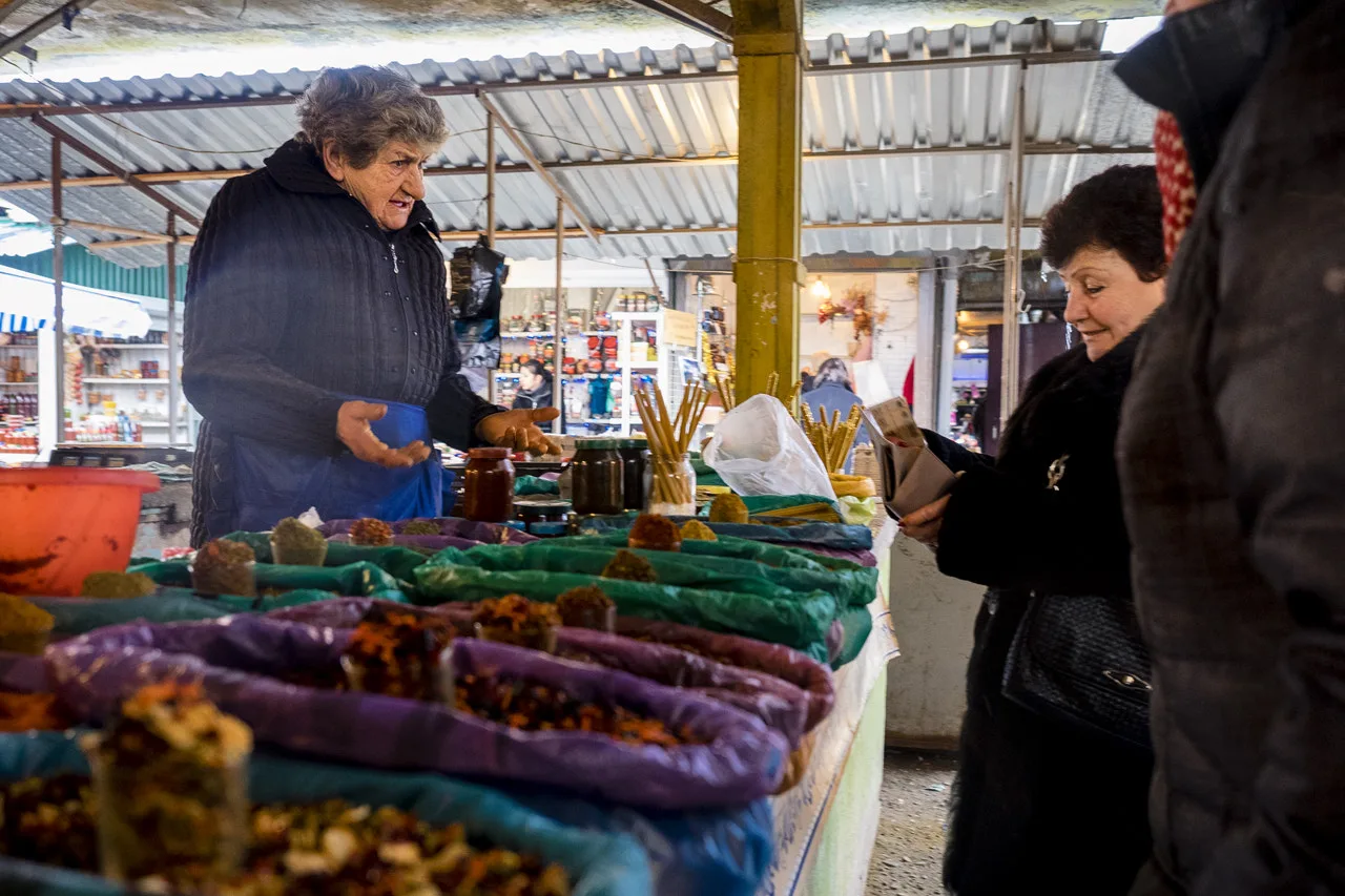 Marchés locaux sur la route : Sighnaghi et Koutaïssi
