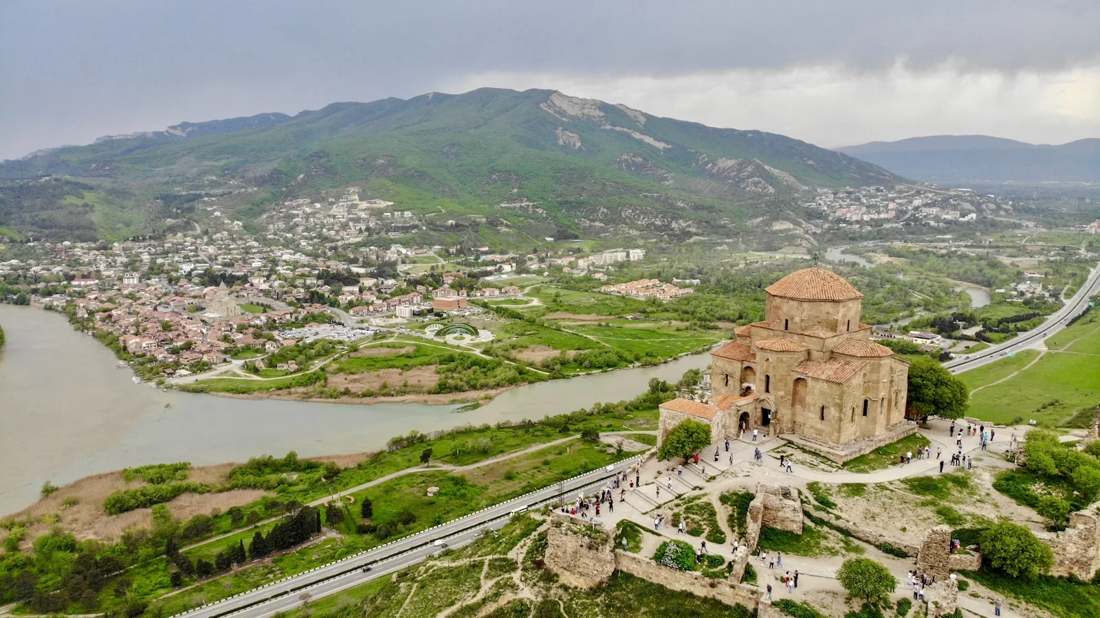 Le monastère de Jvari : le panorama le plus emblématique de Géorgie
