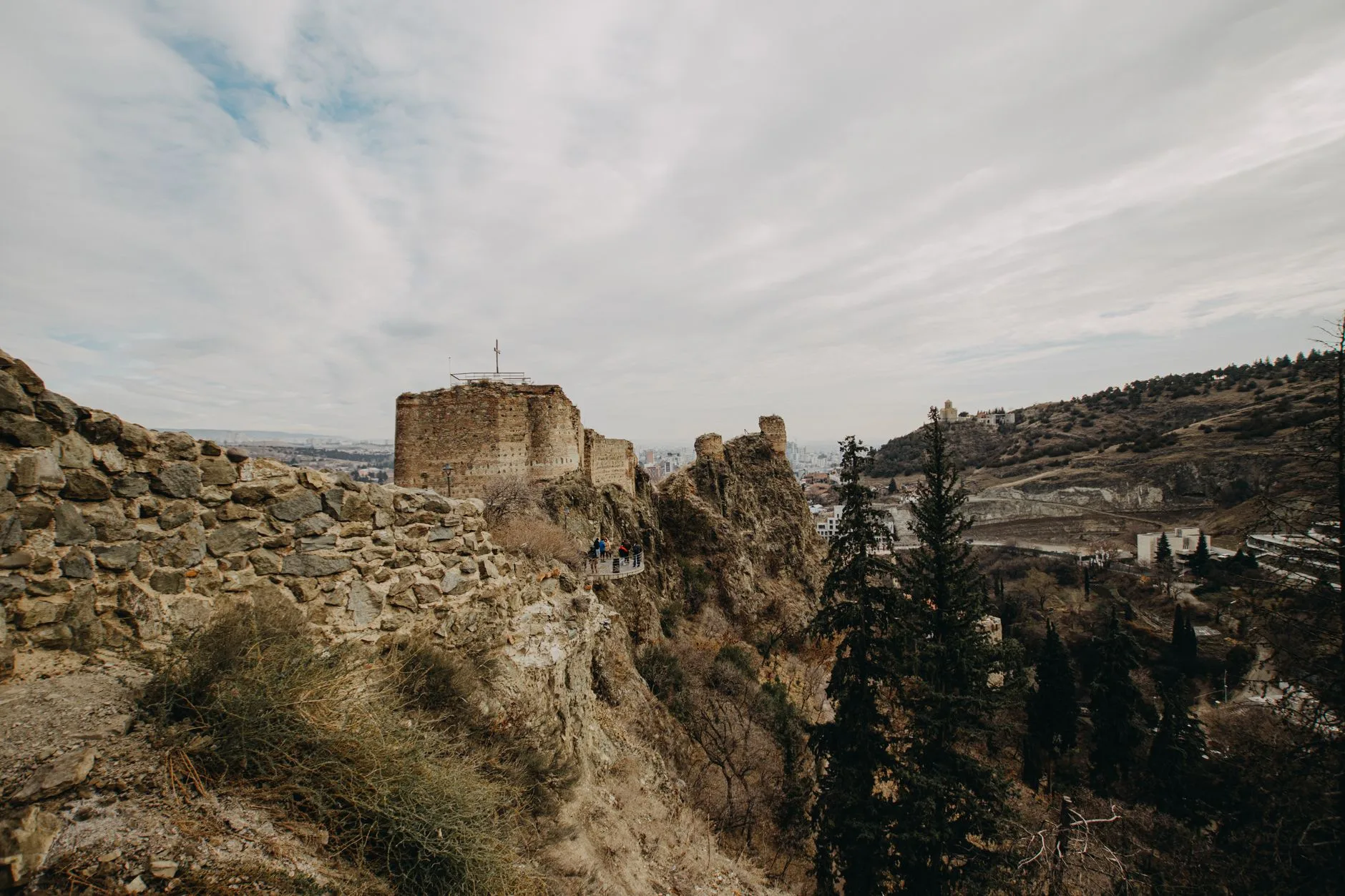 La forteresse Narikala : la sentinelle de Tbilissi